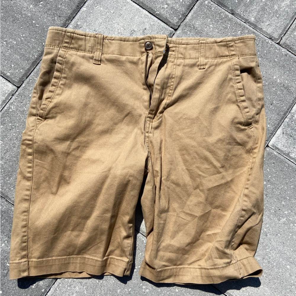 khaki shorts